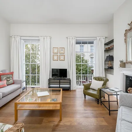 Spacious Flat Near Victoria And Warwick Square